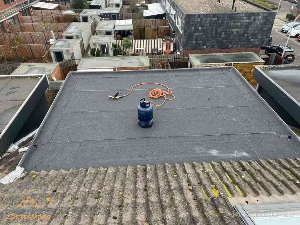 Dakreparatie plat dak met bitumen in Zoetermeer